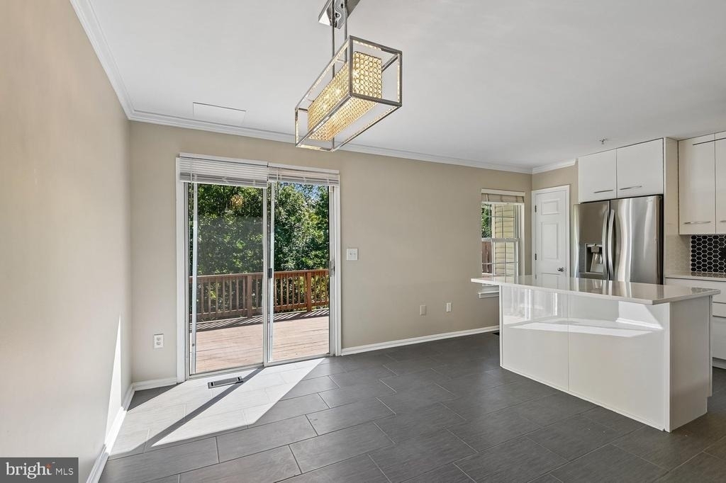 558 Francis Nicholson Way - Photo 11