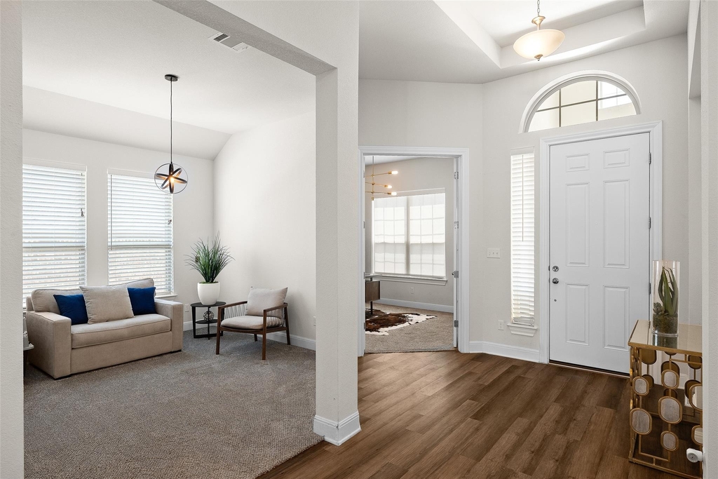 124 Adina Dr - Photo 3