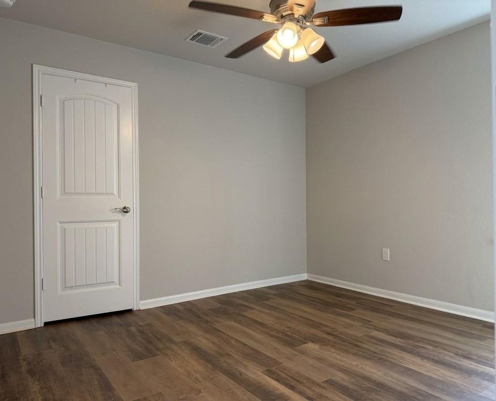 10305 Hatton Ln - Photo 5