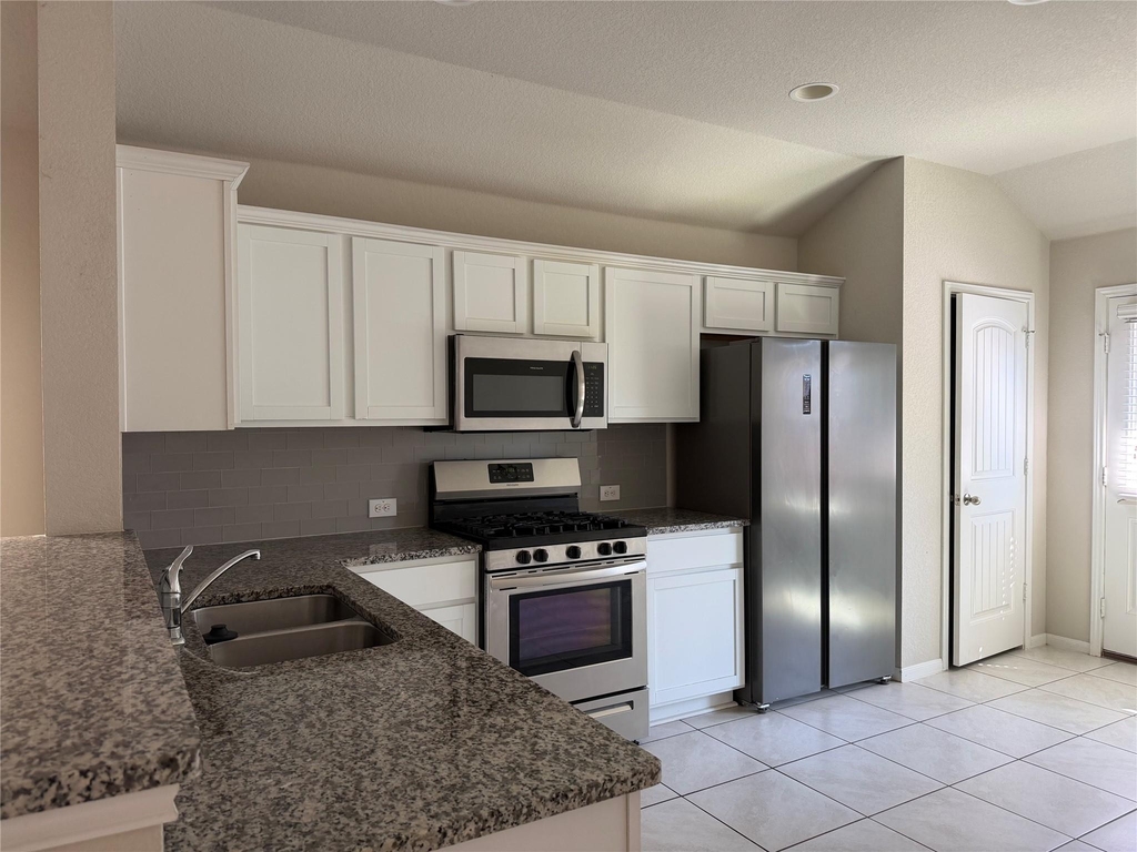 10305 Hatton Ln - Photo 1