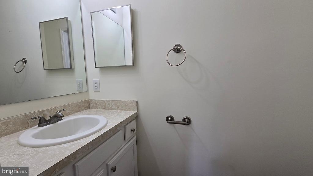 220 Trafalgar Drive - Photo 15