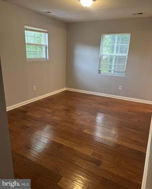 612 Eastern Avenue Ne - Photo 3