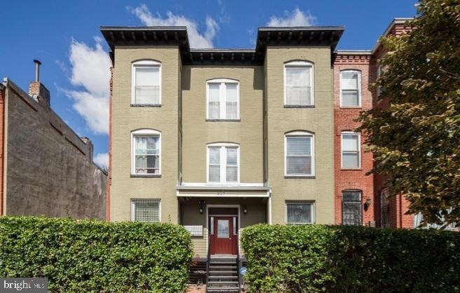207 R Street Nw - Photo 1