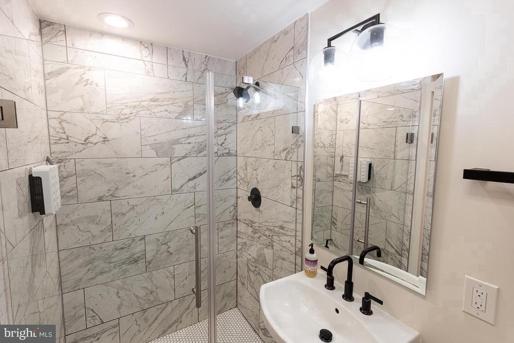 1517 6th Street Nw - Photo 9