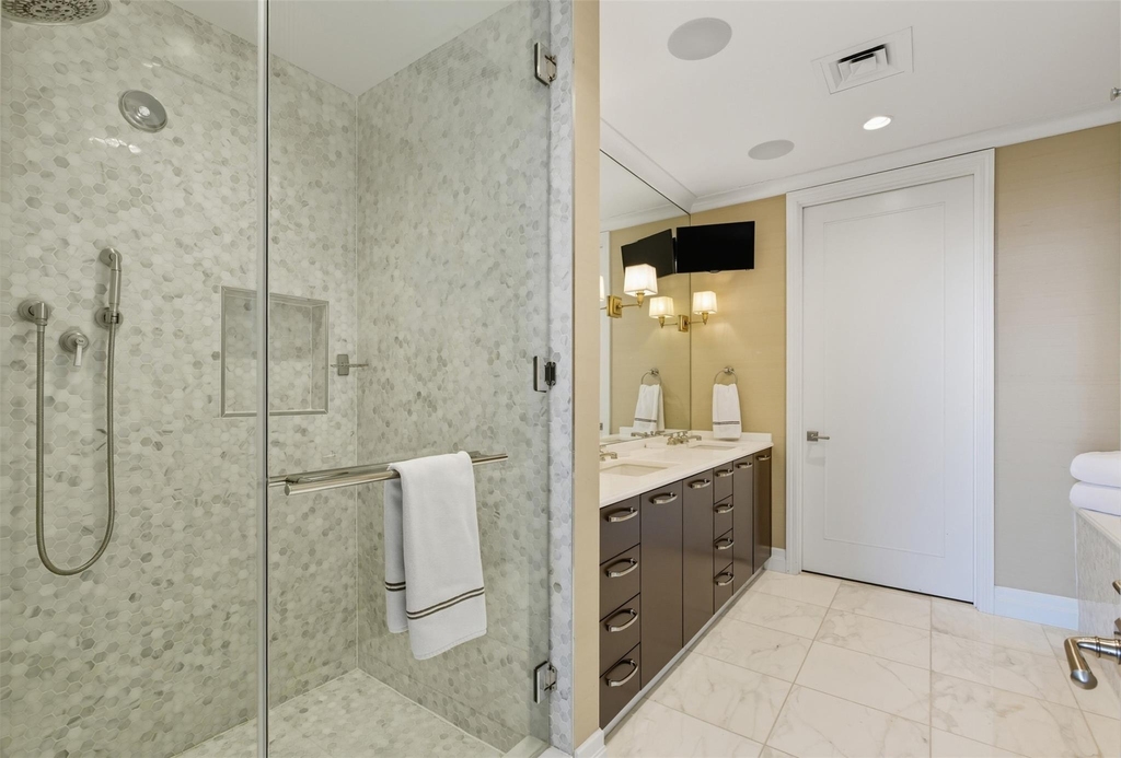 200 Congress Ave - Photo 11