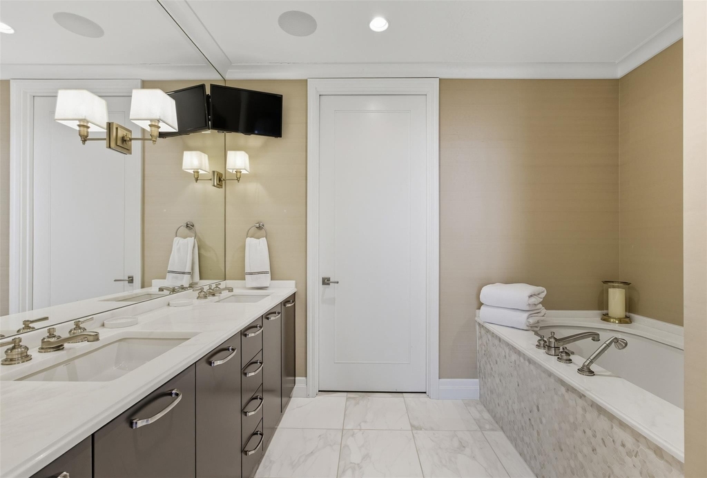 200 Congress Ave - Photo 12