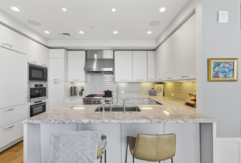 200 Congress Ave - Photo 17