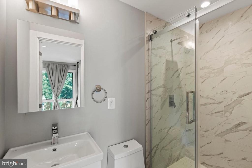 4424 Georgia Avenue Nw - Photo 13