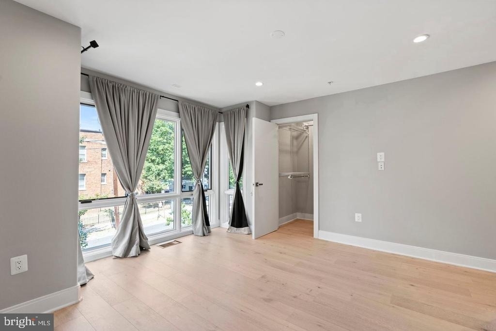 4424 Georgia Avenue Nw - Photo 5