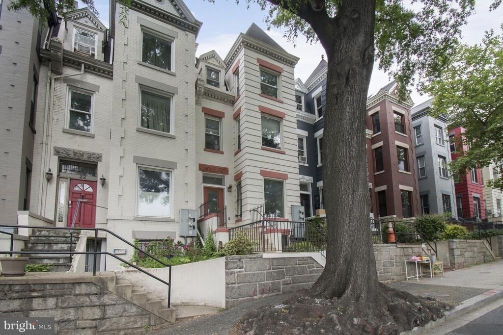 24 Rhode Island Avenue Ne - Photo 1