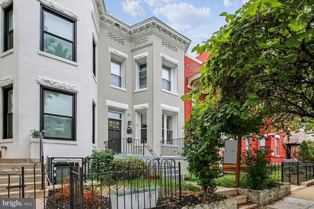 13 R Street Ne - Photo 0