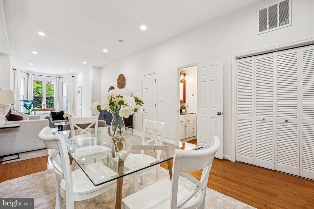 13 R Street Ne - Photo 5