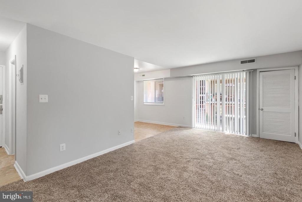 5344 C Street Se - Photo 2