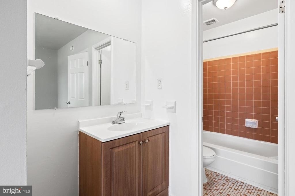 5344 C Street Se - Photo 10