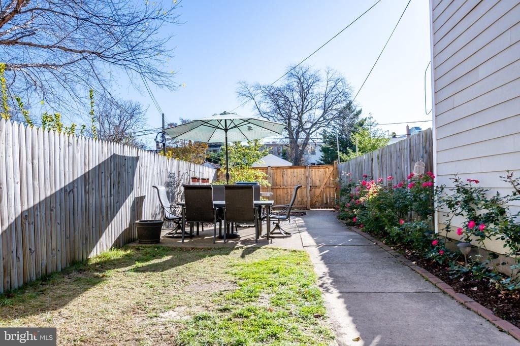 1815 E East Capitol Street Se - Photo 1