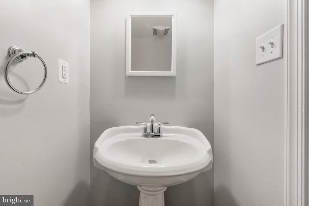 3537 New Hampshire Avenue Nw - Photo 8
