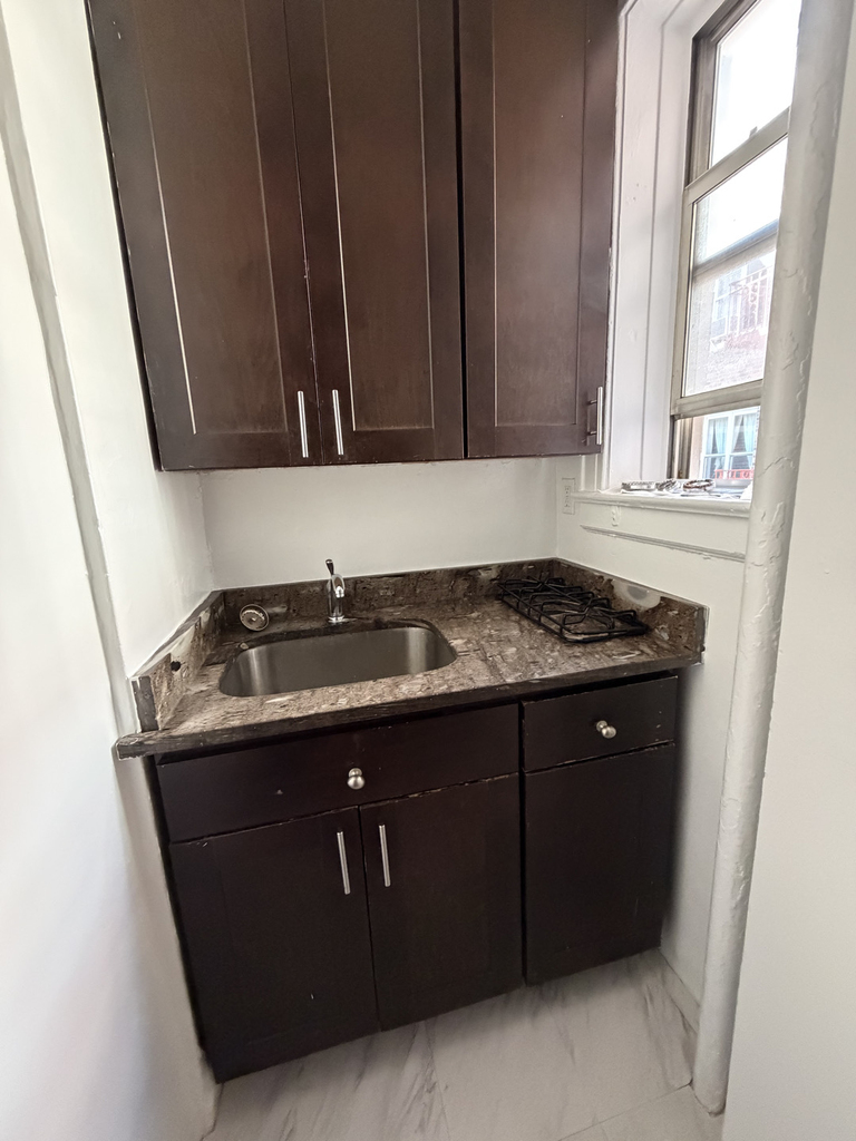 31-15 21st Avenue - Photo 9