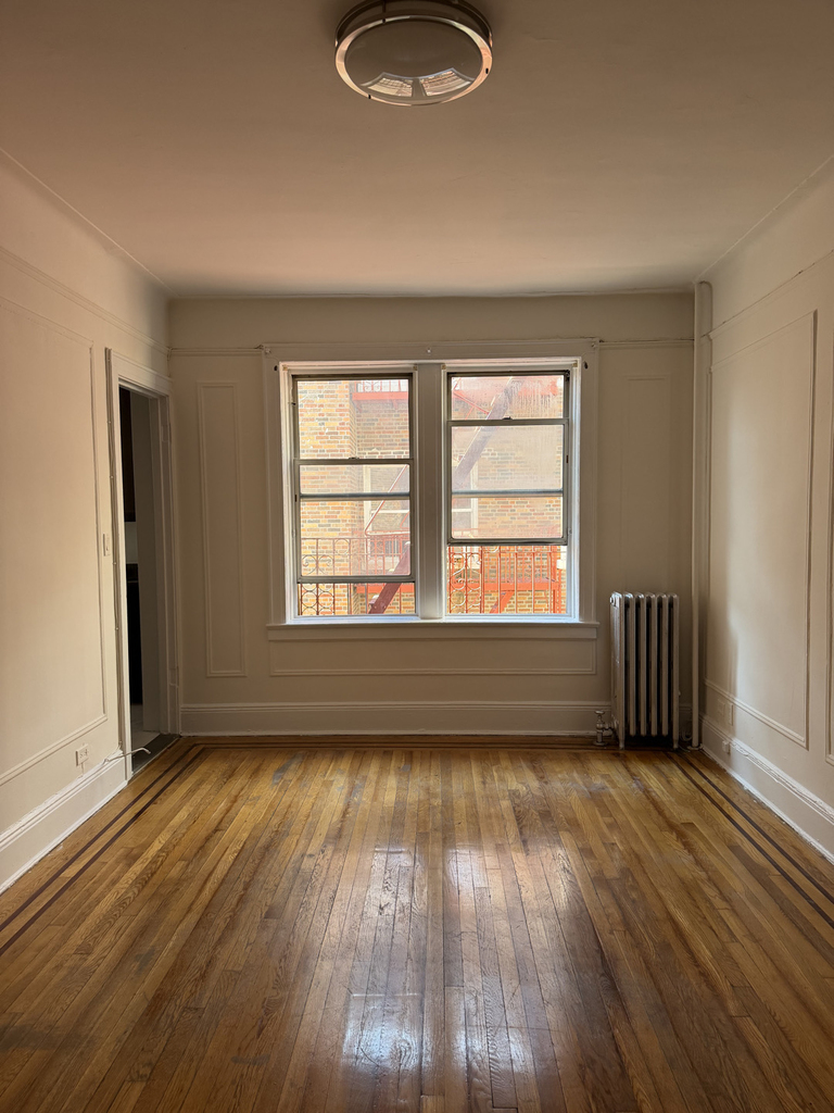 31-15 21st Avenue - Photo 2