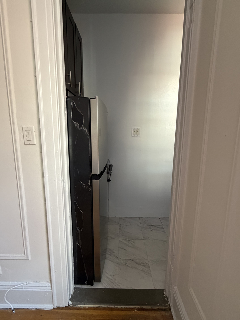 31-15 21st Avenue - Photo 5