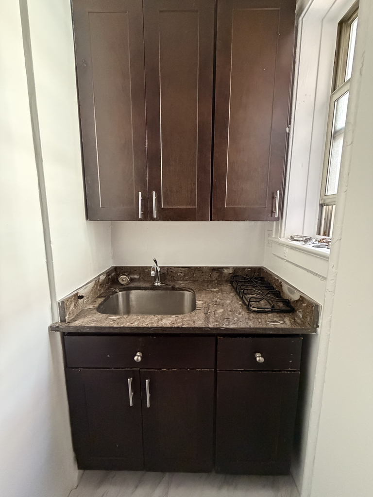 31-15 21st Avenue - Photo 8