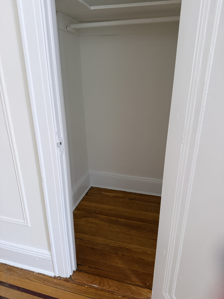 31-15 21st Avenue - Photo 3