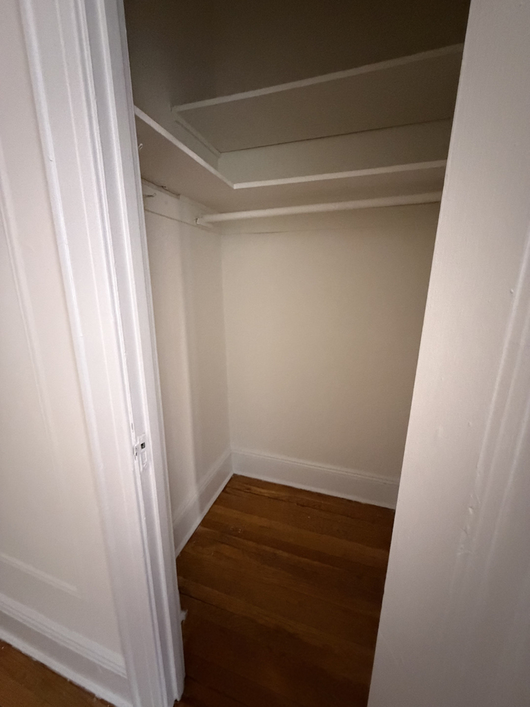 31-15 21st Avenue - Photo 4
