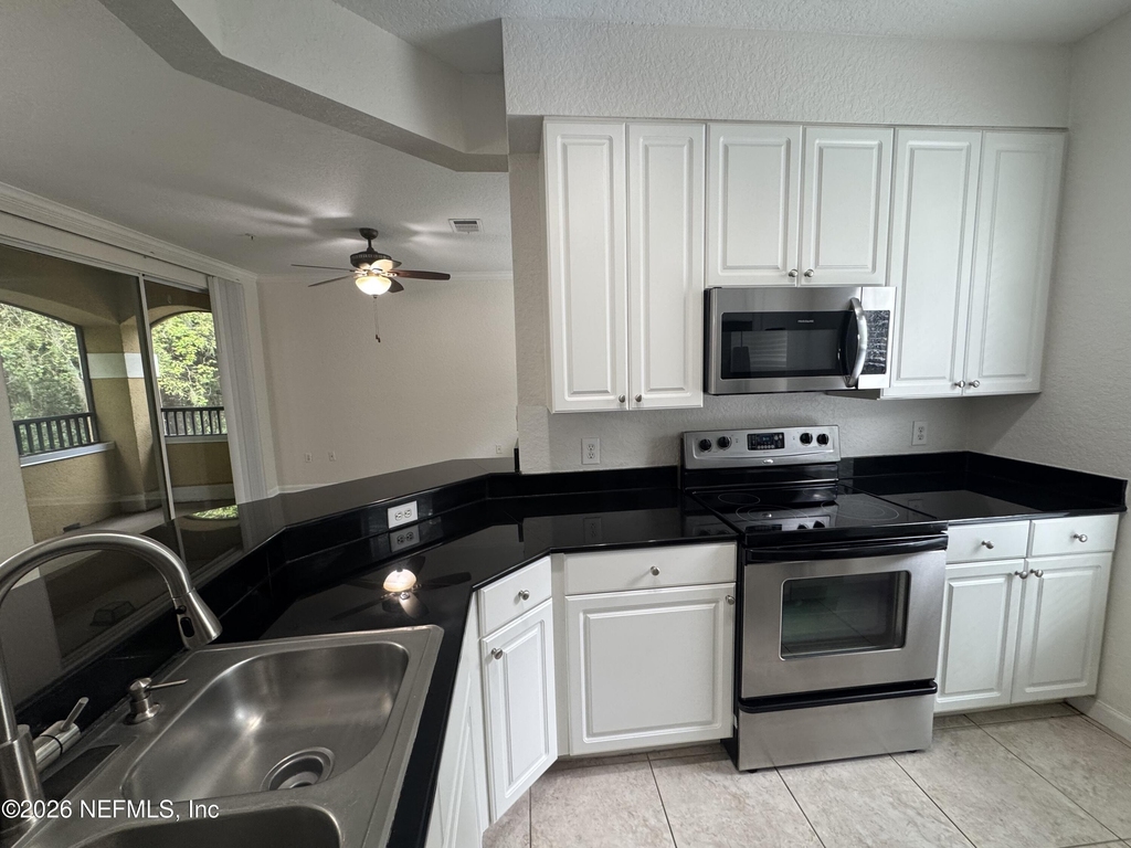 8539 Gate Parkway W - Photo 13