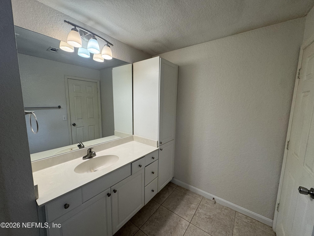 8539 Gate Parkway W - Photo 5