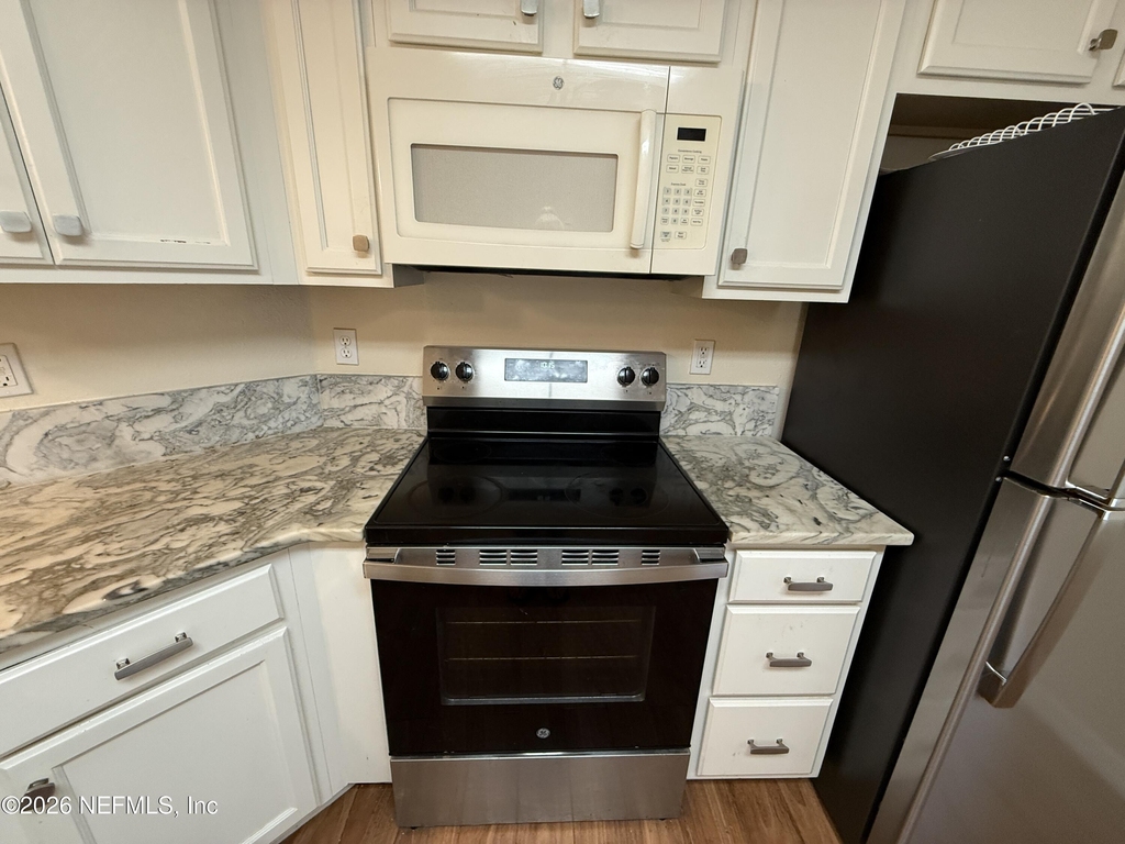 1800 Green Springs Circle - Photo 5