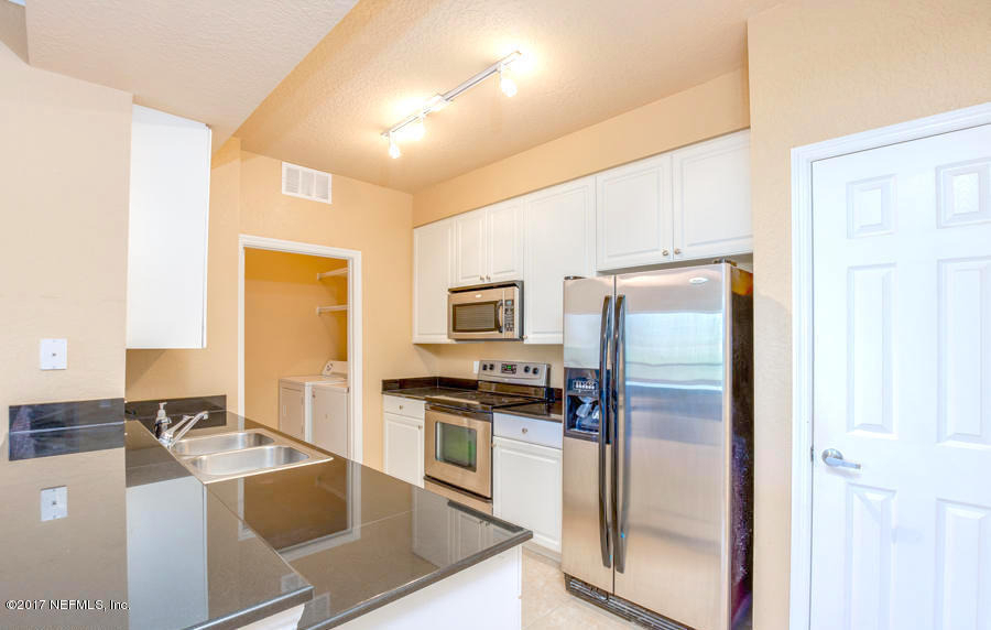 8539 Gate Parkway W - Photo 0