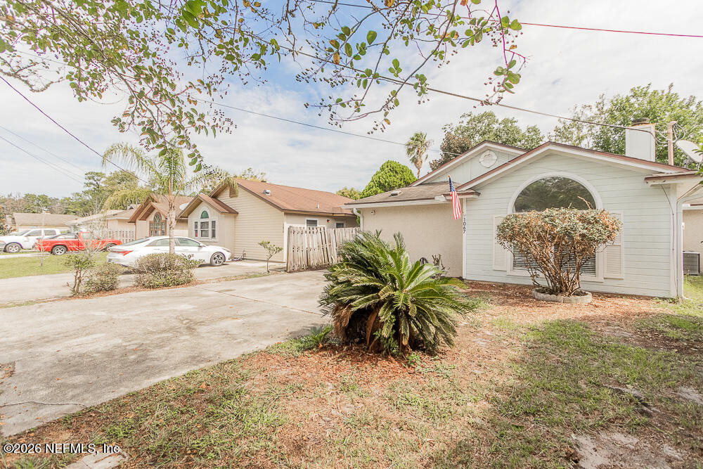 1067 Hibiscus Street - Photo 3