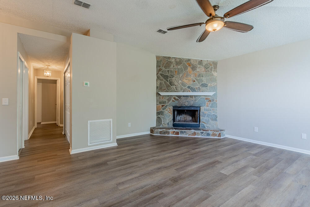 1067 Hibiscus Street - Photo 9