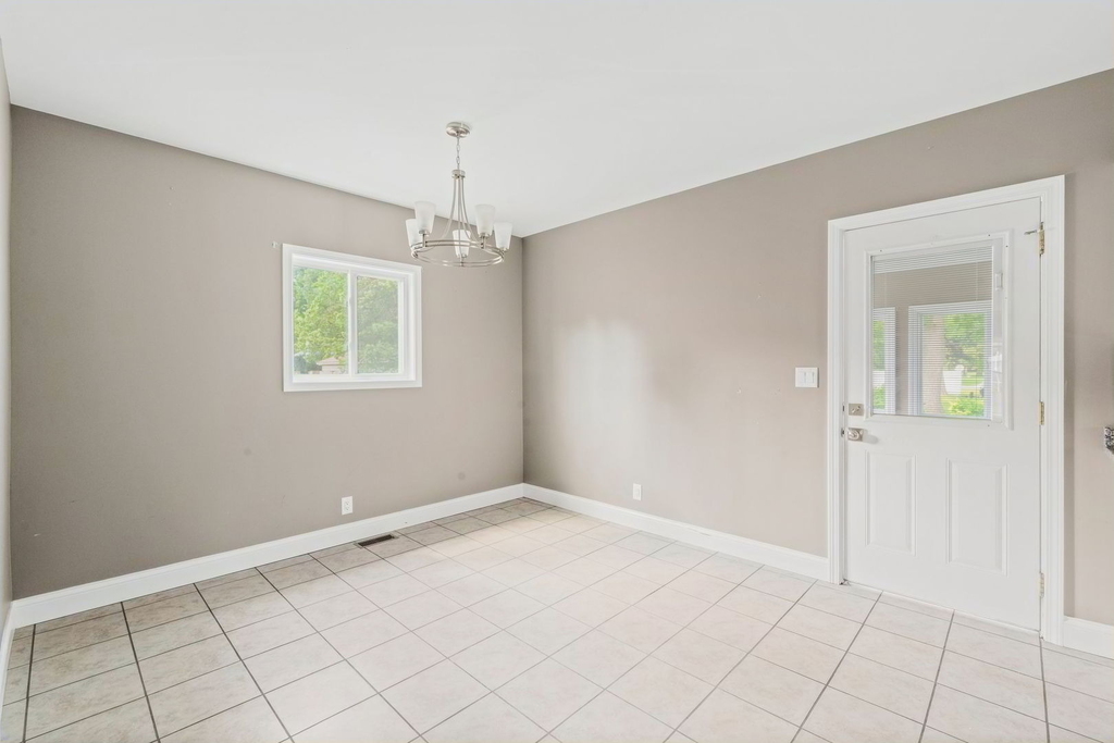 107 E Prairie Street - Photo 4
