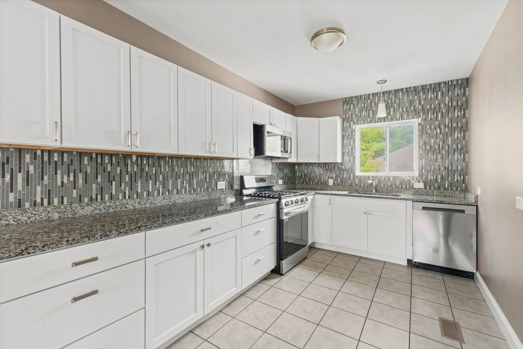 107 E Prairie Street - Photo 3