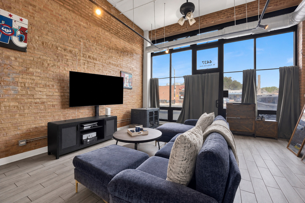 4437 W Fullerton Avenue - Photo 3