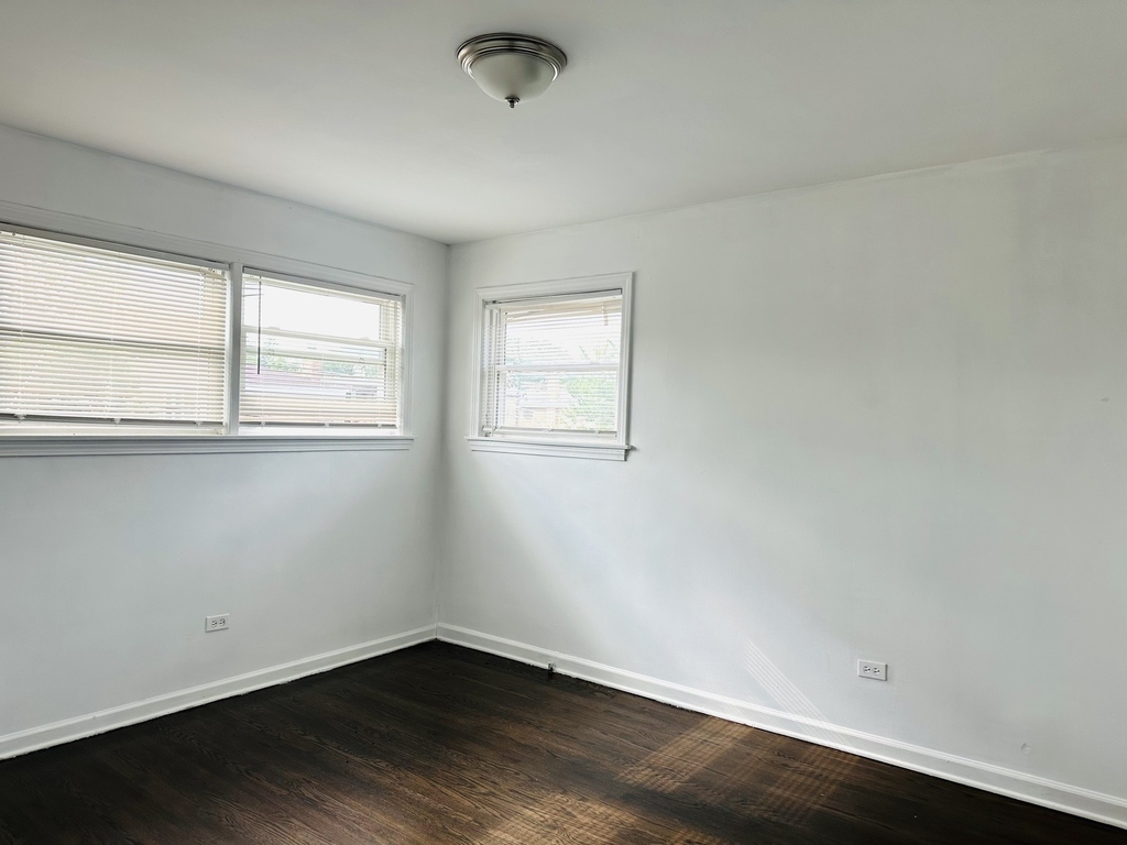 8638 Trumbull Avenue - Photo 20
