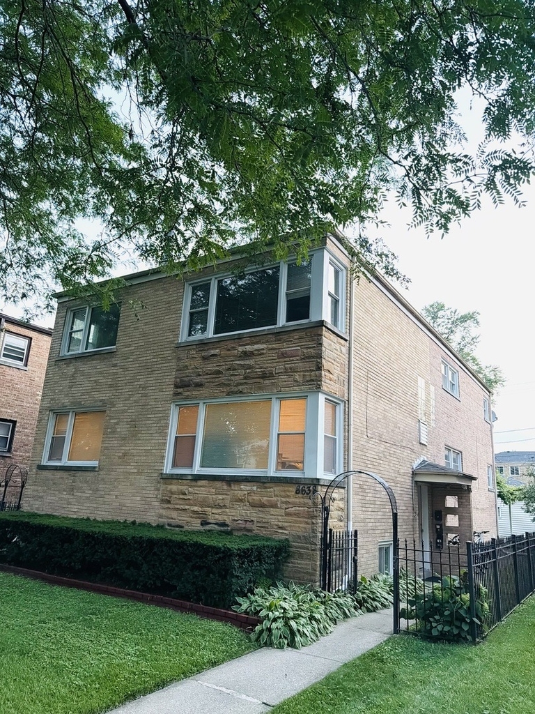 8638 Trumbull Avenue - Photo 0