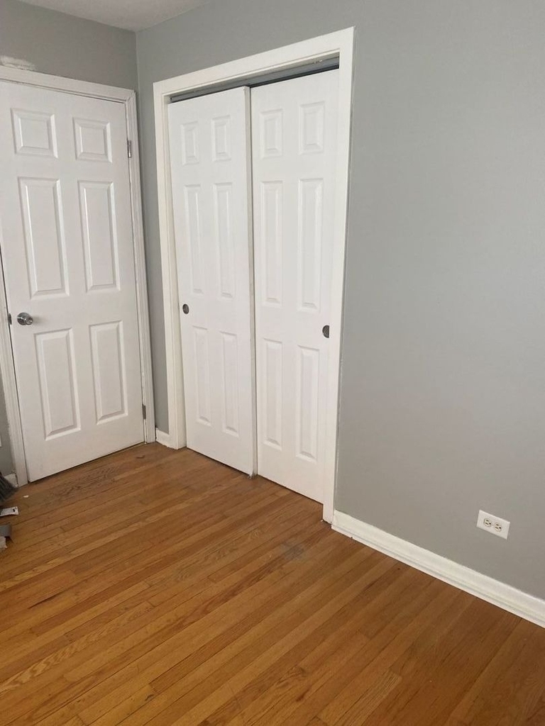 7637 S Essex Avenue - Photo 7