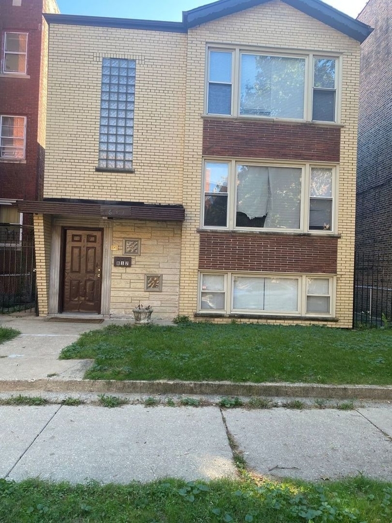 7637 S Essex Avenue - Photo 0