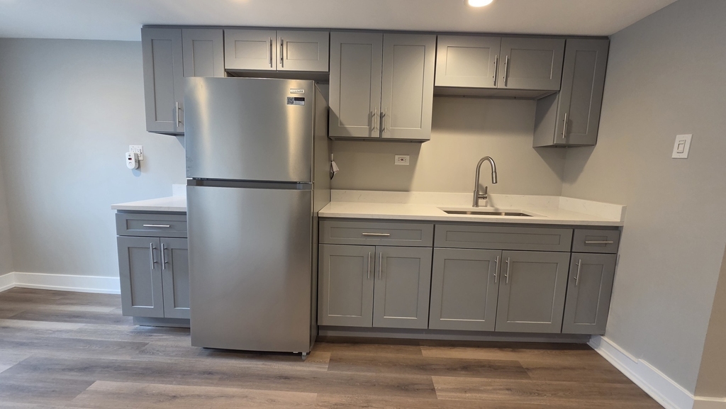 2235 W 21st Place - Photo 7