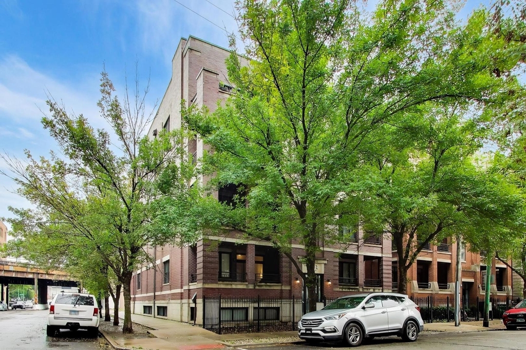 693 N Peoria Street - Photo 0
