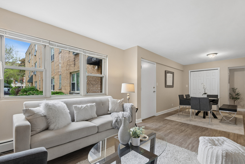 1711 W Estes Avenue - Photo 5
