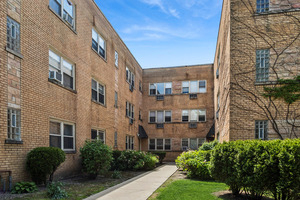 1711 W Estes Avenue - Photo 0