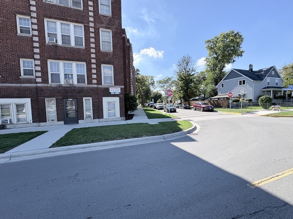 6616 W Windsor Avenue - Photo 1