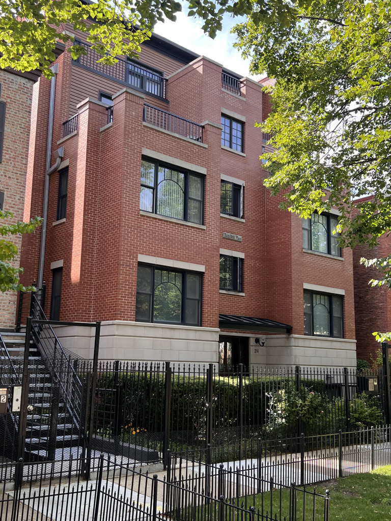 218 S Hamilton Avenue - Photo 1
