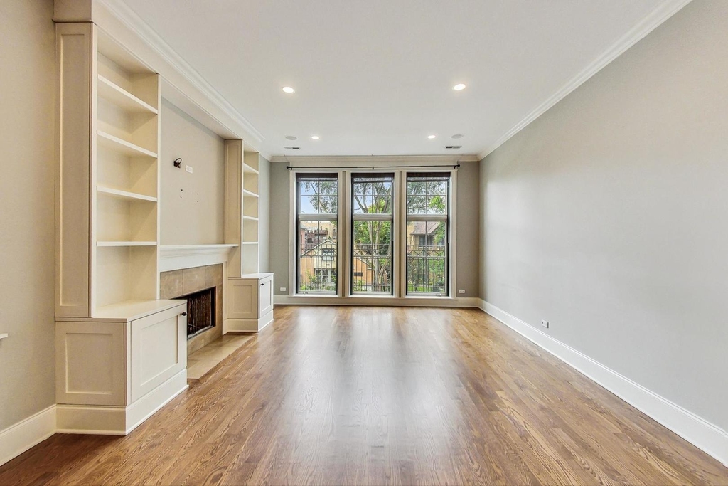 4721 N Malden Street - Photo 3