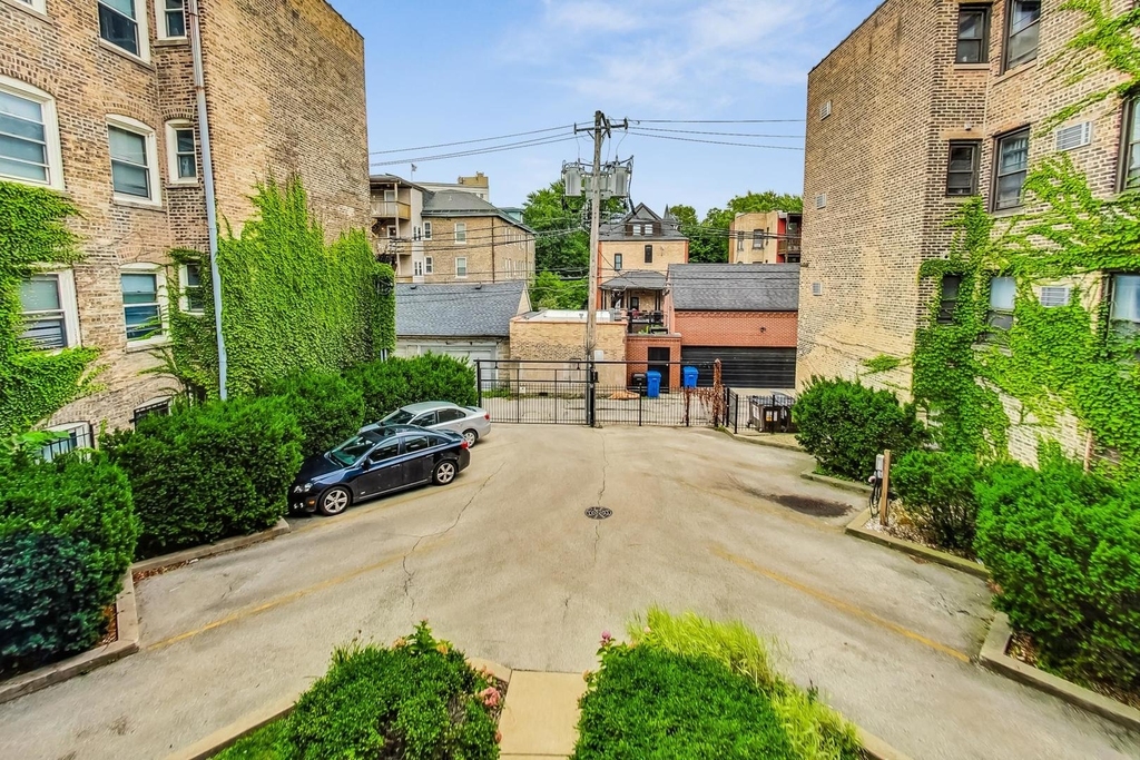 4721 N Malden Street - Photo 21