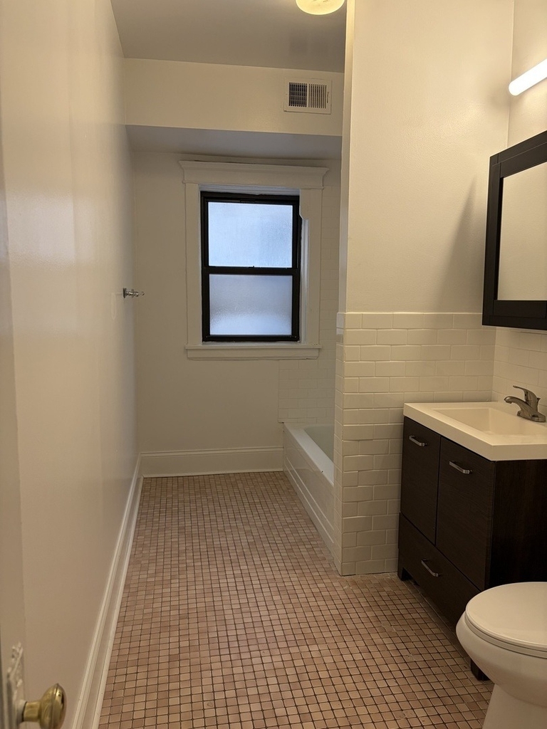 844 W Belle Plaine Avenue - Photo 5