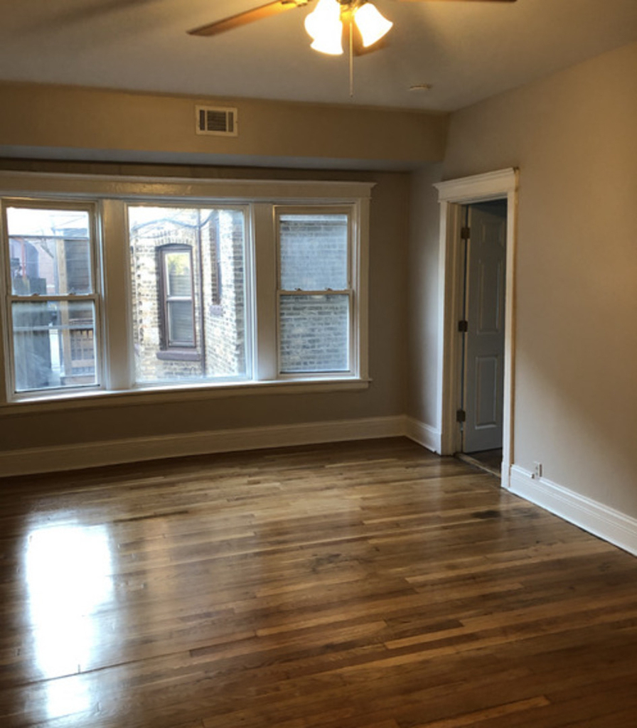 844 W Belle Plaine Avenue - Photo 2