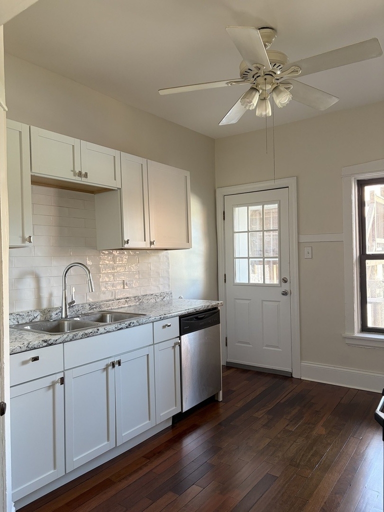 844 W Belle Plaine Avenue - Photo 1